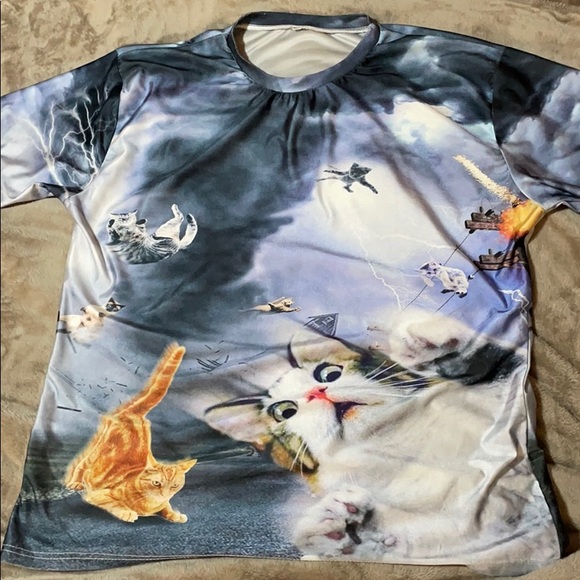 Other - CLEARANCE! 🥳 Men’s funny cat storm / flying cats shirt, size XL
